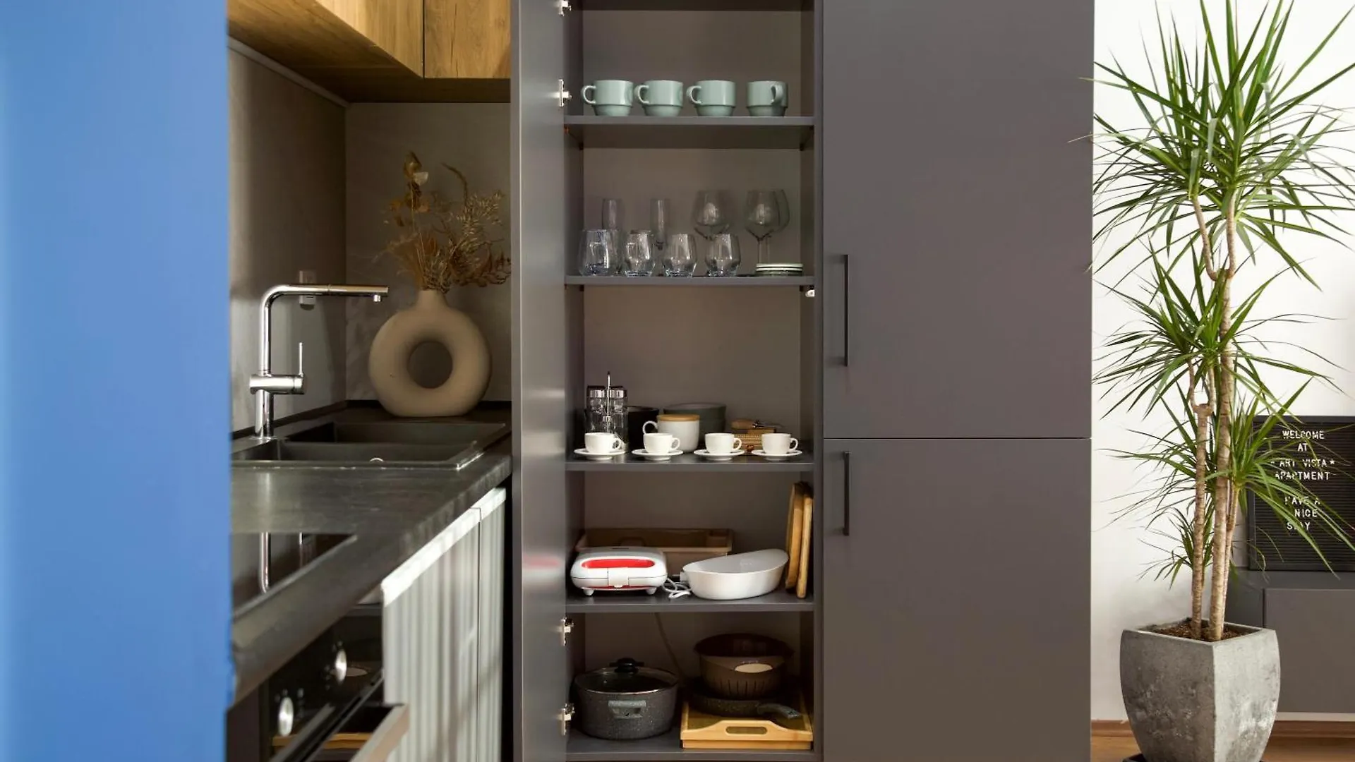 Art Vista Apartment Tiran 0*,  Arnavutluk